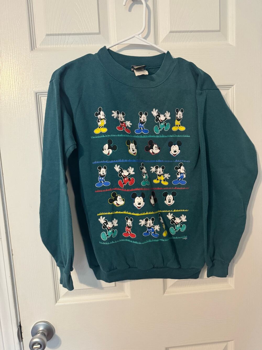 Mickey Unlimited Vintage Disney Mickey Mouse Graphic Sweatshirt Sz: Large/ XL